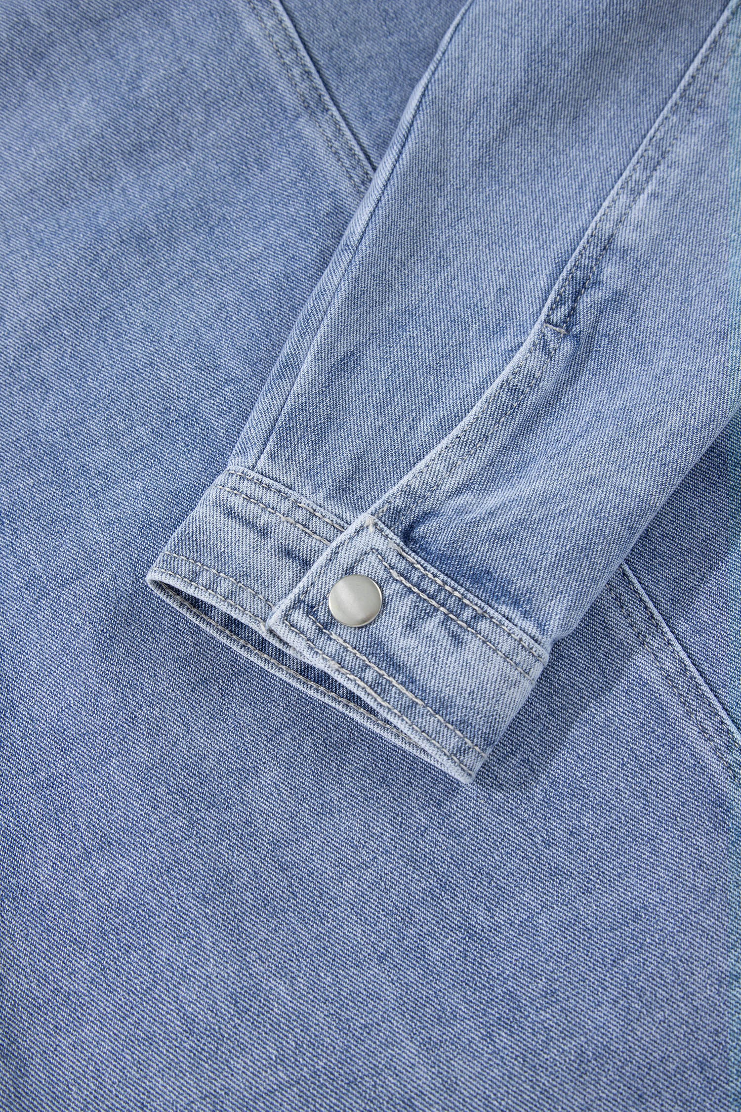 Beau Blue Studded Metal Zipper Rivet Pockets Long Sleeve Denim Jacket