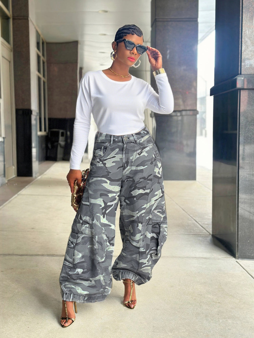 Camouflage Knife-Style Wide-Leg Cargo Jeans