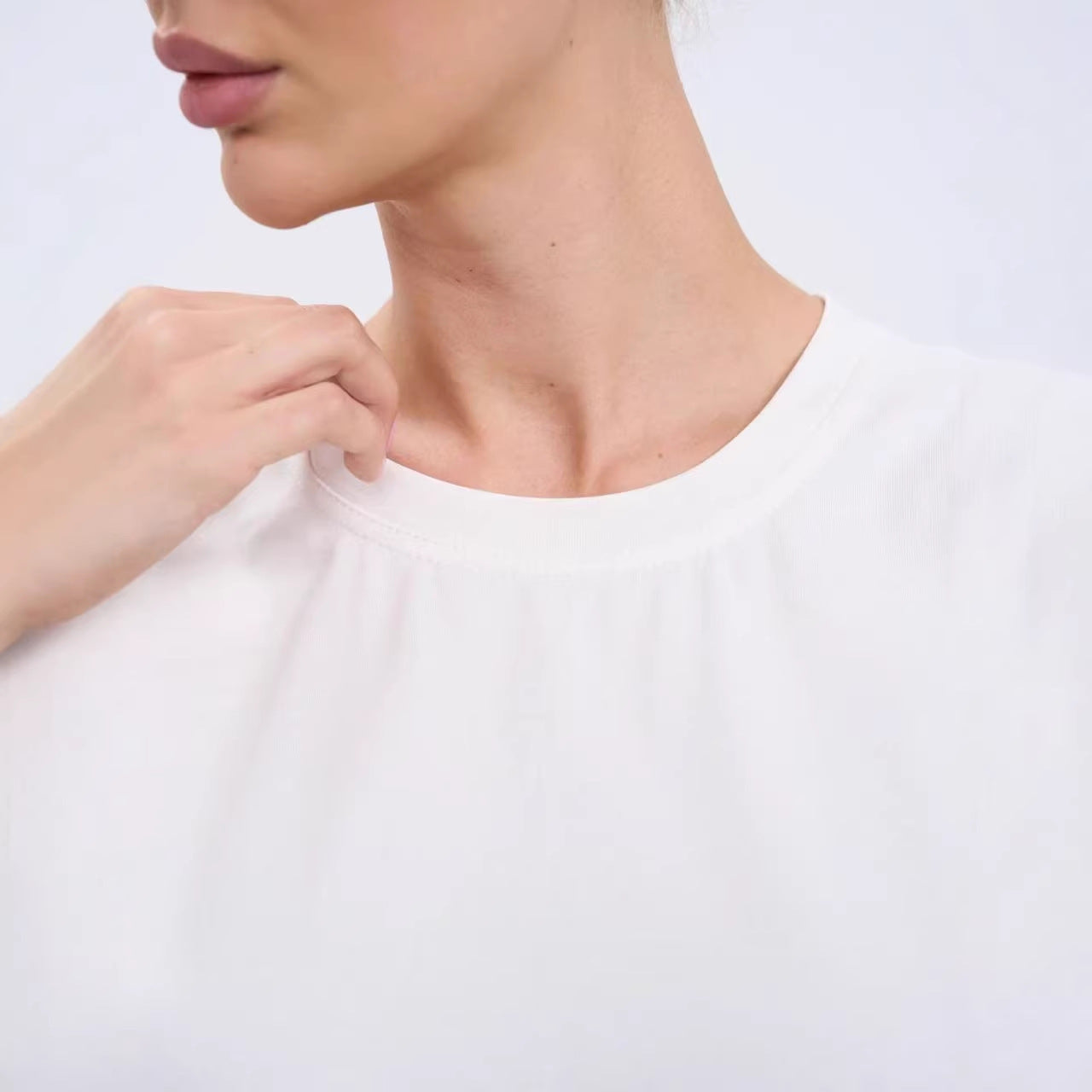 Round neck letter pattern loose short sleeved top for women